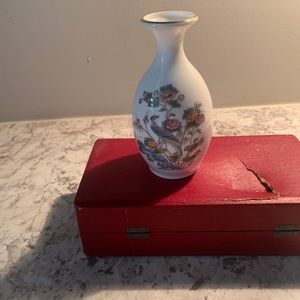 Wedge wood small vase